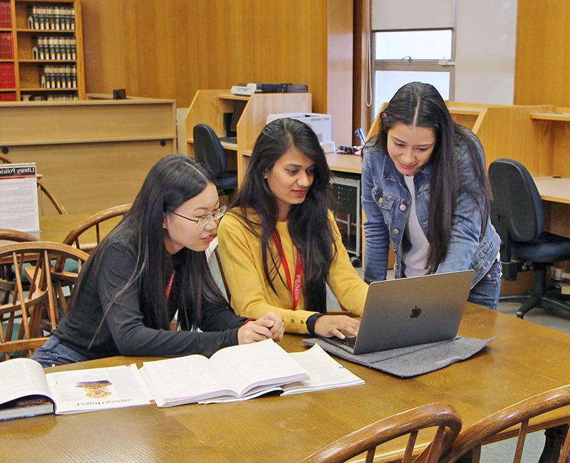 Students inside the IFSH library